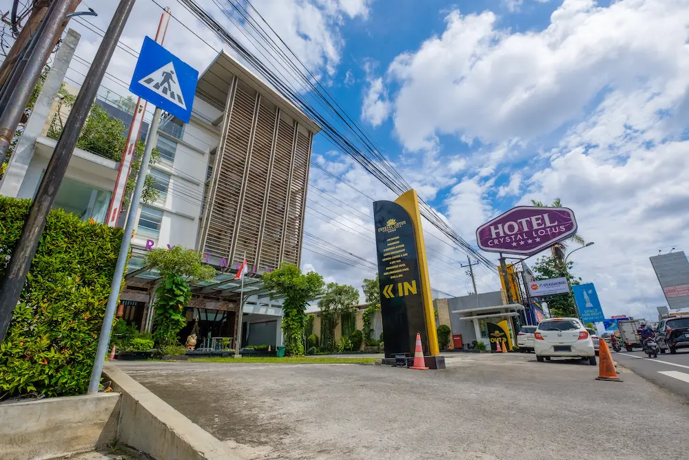 Crystal Lotus Area Depan 3